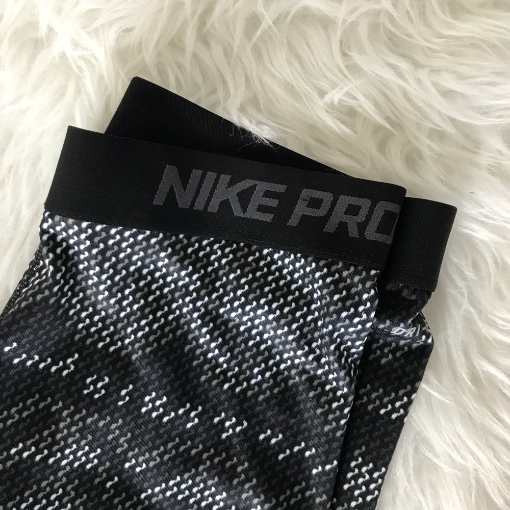 NIKE Pro Dri Fit Nordic Print Leggings M - Picture 3 of 8